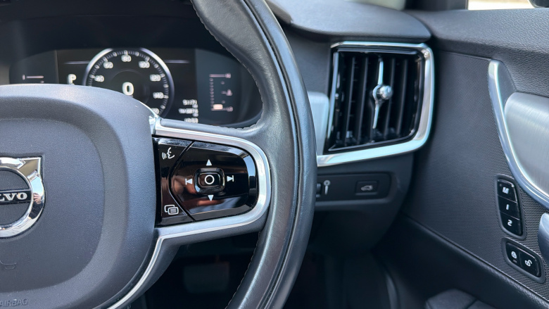 Volvo S90 2.0 D4 Momentum Pro 4dr Geartronic Diesel Saloon